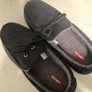 Cozy men’s black loafers